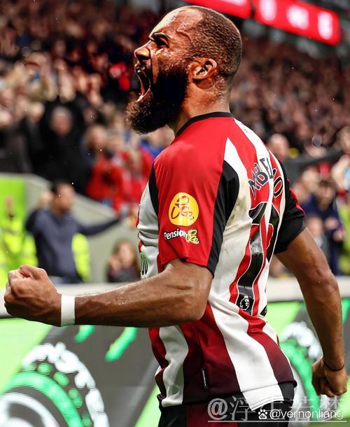 西蒙斯表现出色 热刺力克布伦特福德 西蒙斯表现出色 热刺力克布伦特福德